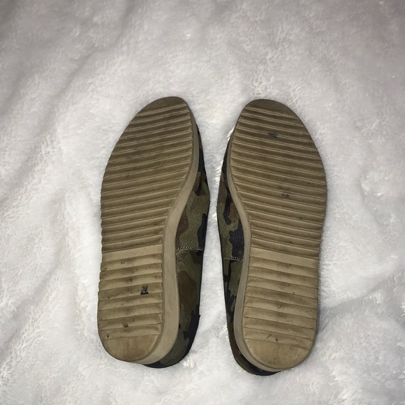 Neiman Marcus Fanny loafer size 6 -camo faux hair - Picture 2 of 6